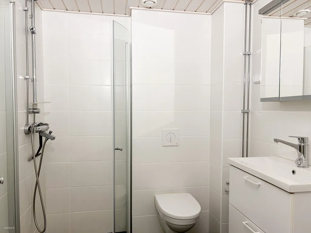 Salles de bain - Modern Flat with Historic Charm in Katajanokka