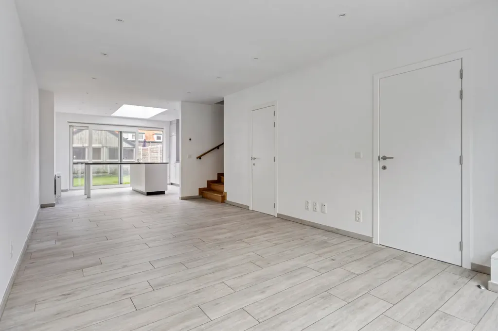 Esik - Renovated Semi-detached House in Sas van Gent