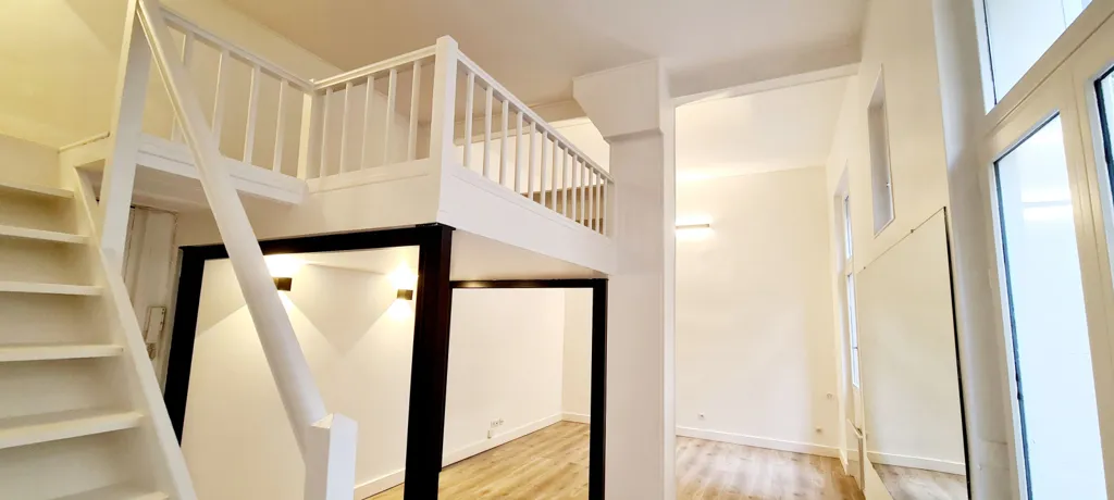 Rooms - Studio with Private Courtyard in Paris 75017