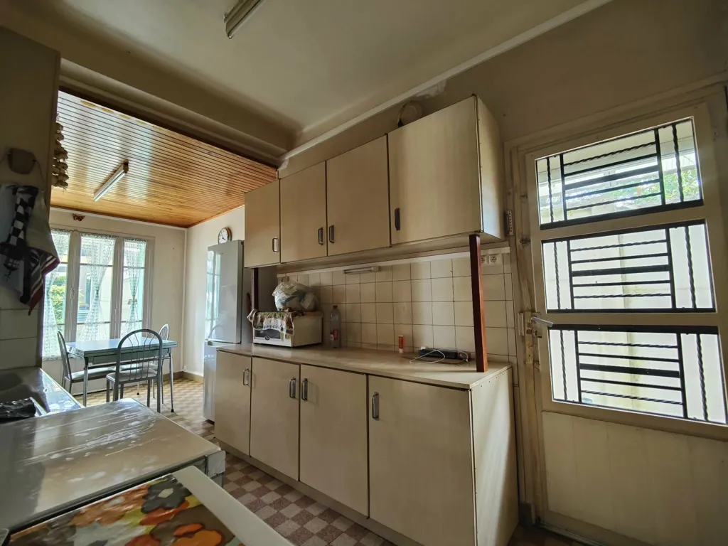 Köök - Detached House with Large Garden in Prime Location