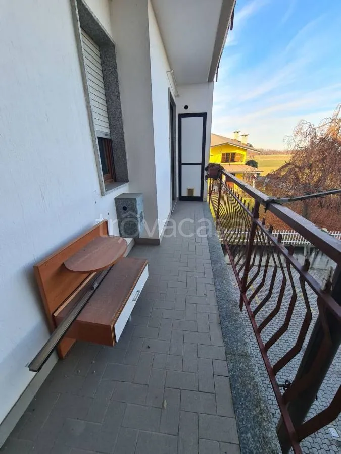 Balcon - Spacious Apartment with Balconies in Morozzo