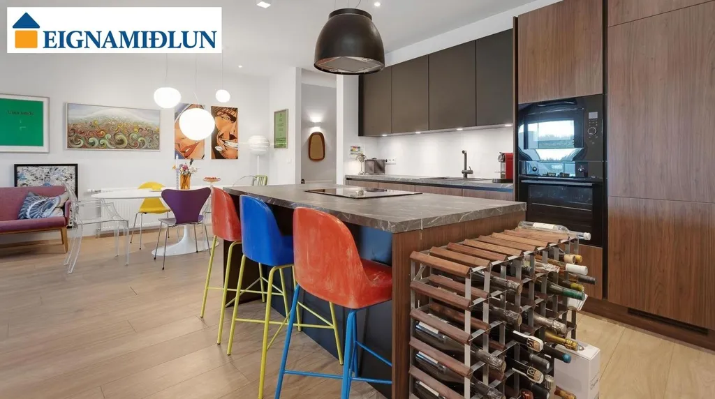 Cucina - Apartment with Balcony in Hlíðarfótur