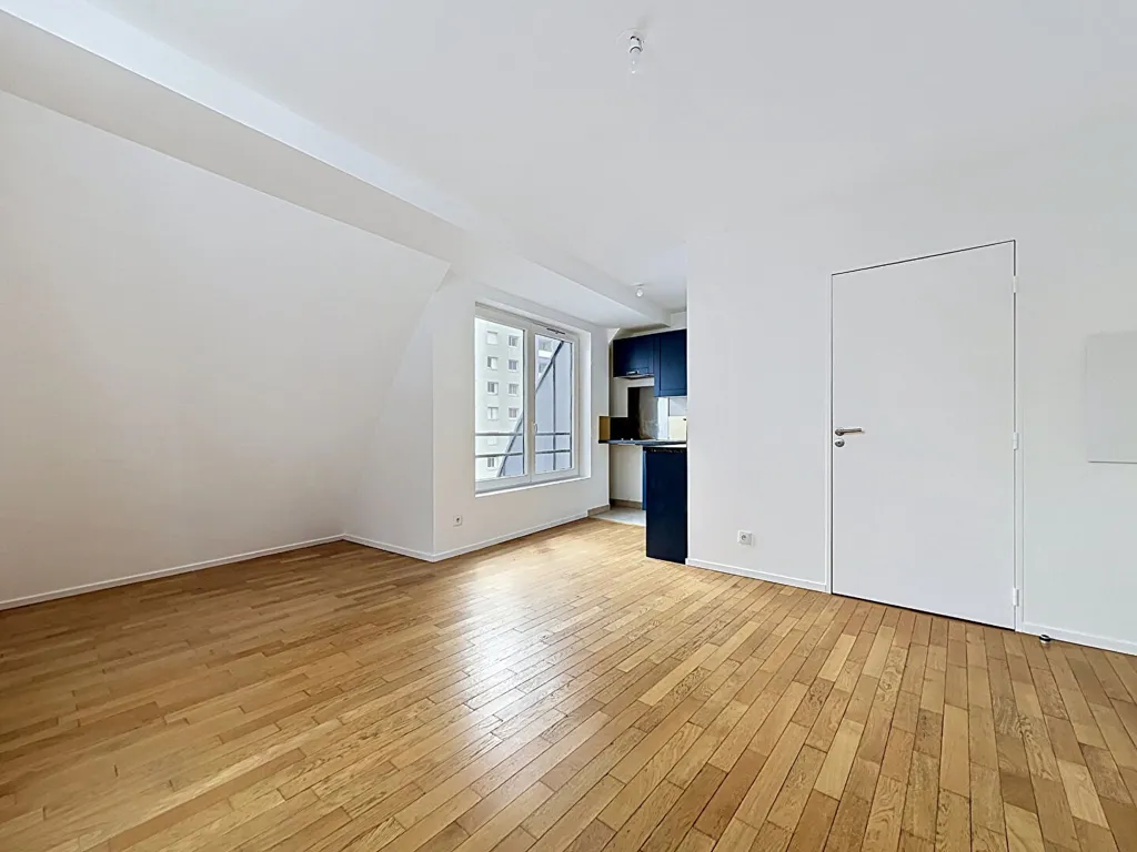 Toad - Studio with Balcony in Pantin