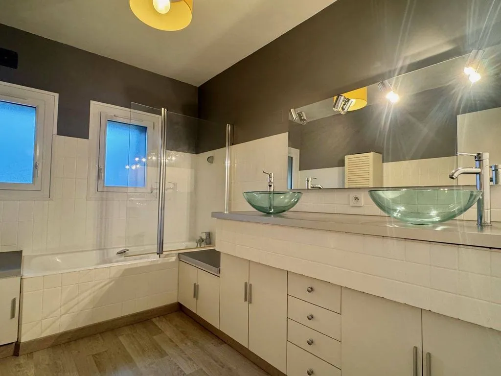 Salles de bain - Maison d'Architecte avec Jardin à Rennes