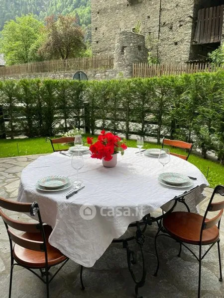 Terrass - Rustic Trilocale with Garden in La Salle