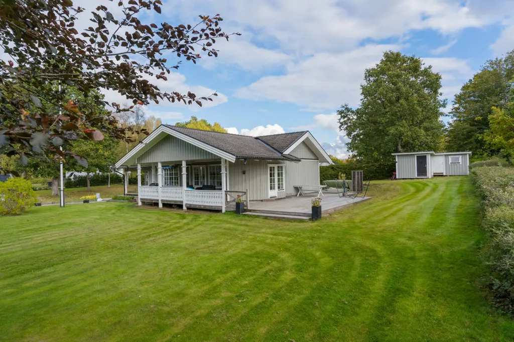 Jardin - Villa with Private Golf Course in Fristad