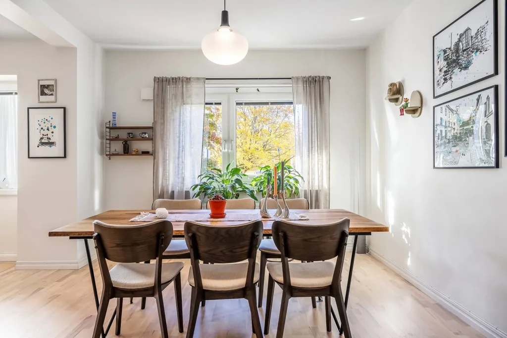 Salle à manger - Converted Triplex with Balconies in Norrköping