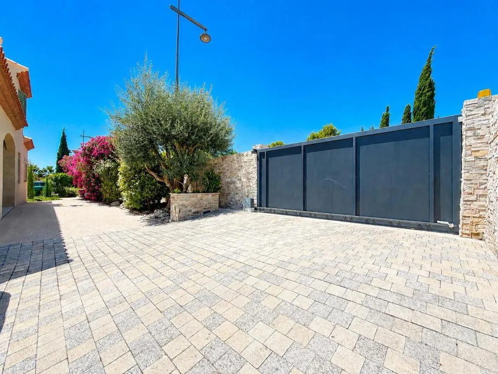 Esterno - Villa with Golf View near Montpellier