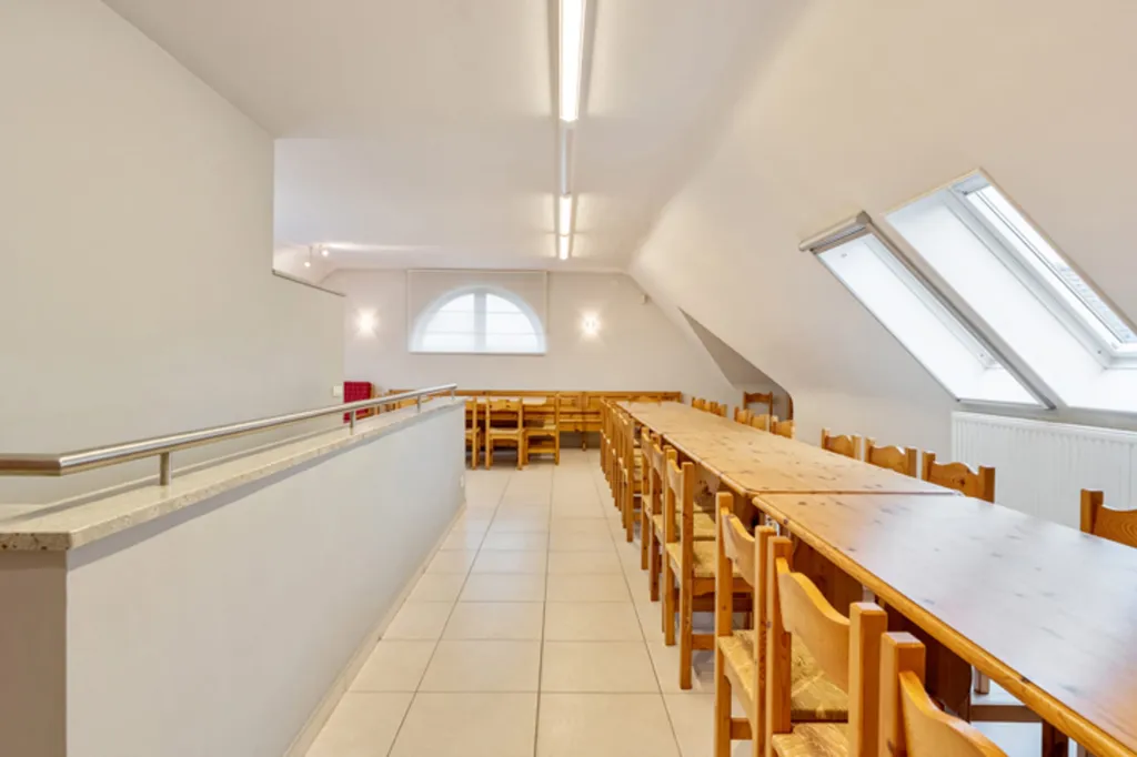 Sala da pranzo - Architectural U-Form Villa with Garden in Geel