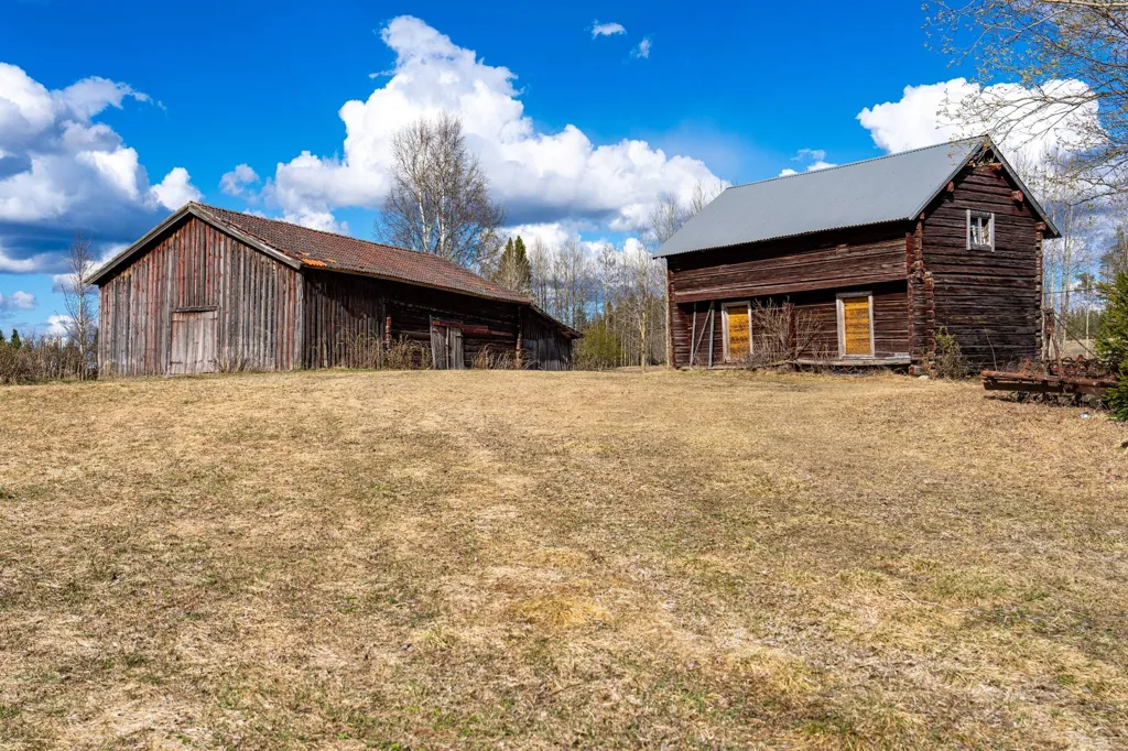 Välivaade - Farm with Land near Ås, Jämtland