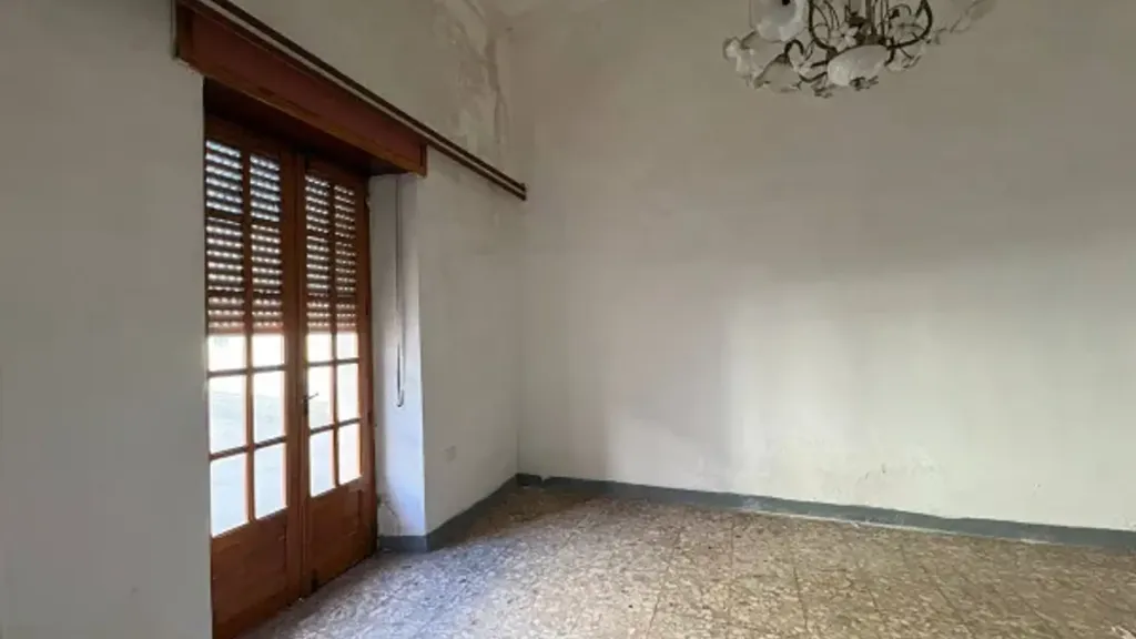 Pièces - Terraced House with Traditional Features in Sava