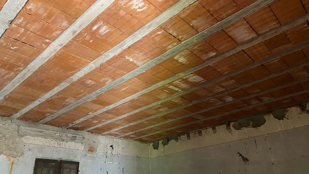Pièces - Rustic Property with Land in Baggiovara, Modena
