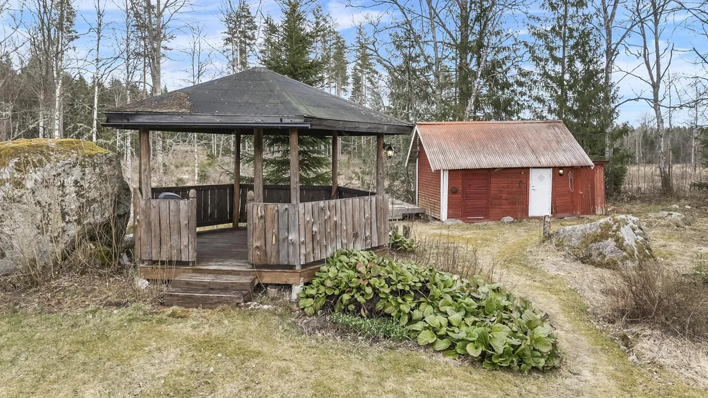 Jardin - Classical Cottage with Garden in Norrslyta