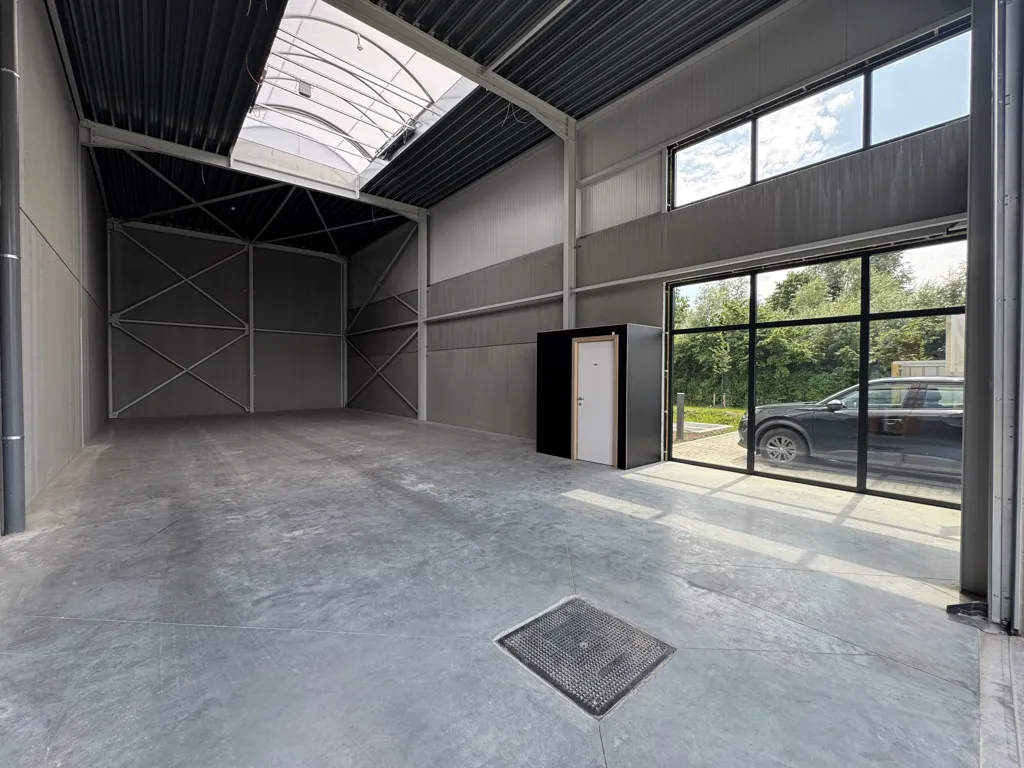 Garage - Unité Commerciale Moderne à Zwevezele