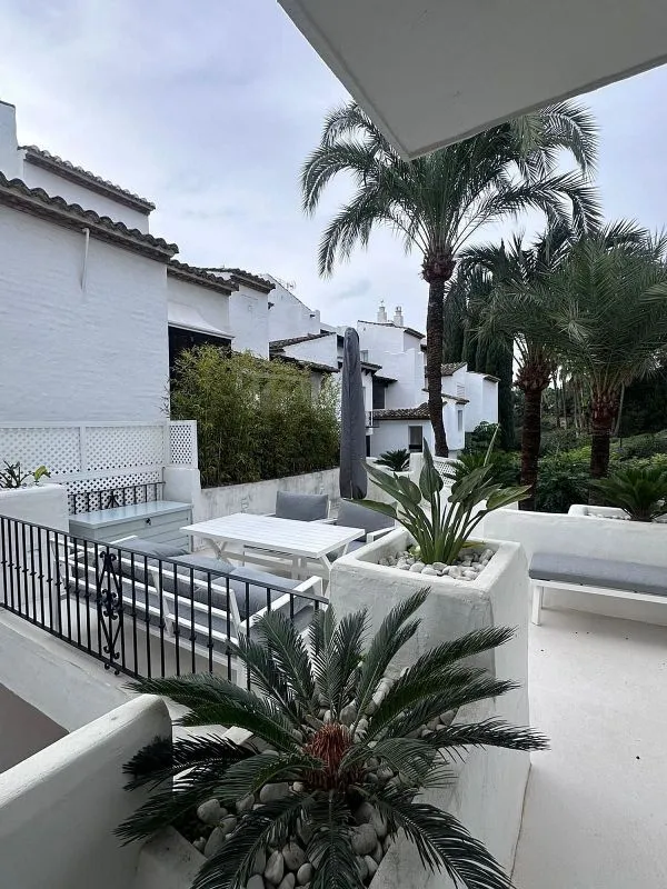 Terrass - Duplex with Pool in Marbella's Golden Mile