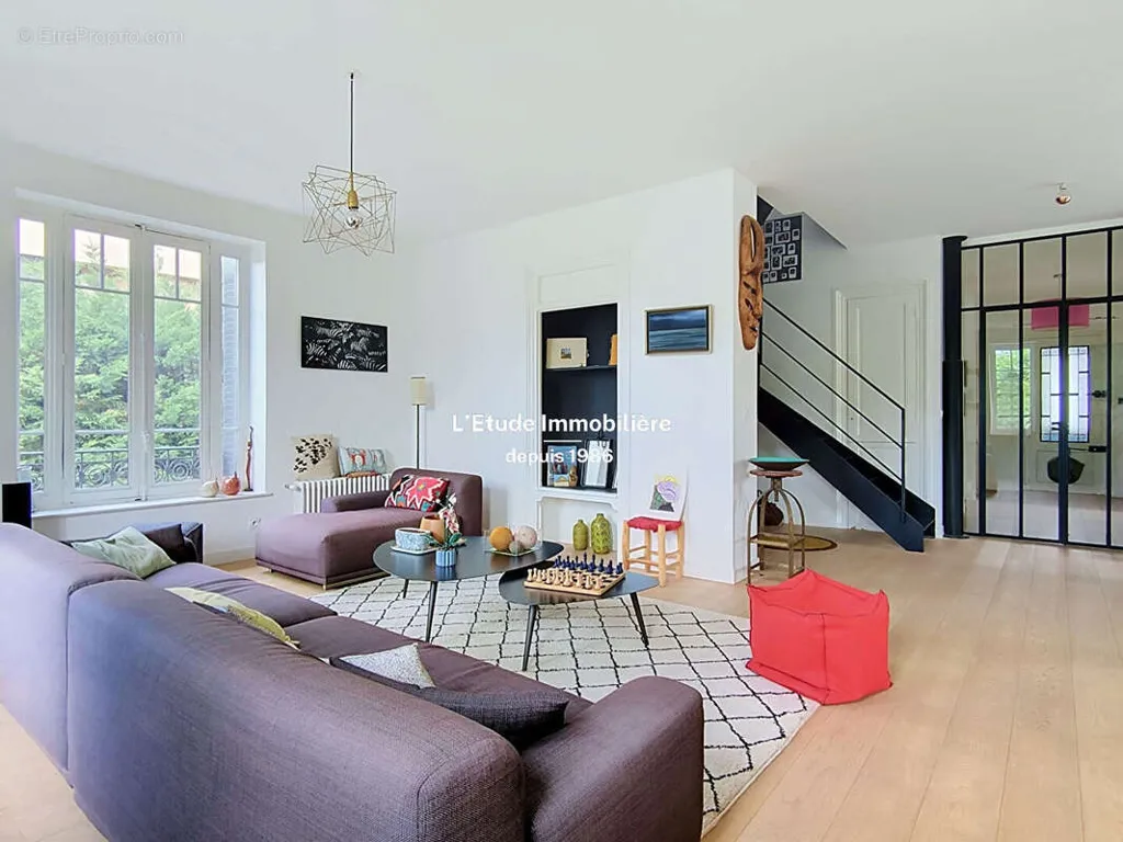 Séjour - Duplex de 7 Pièces avec Terrasse à Lyon 4ème