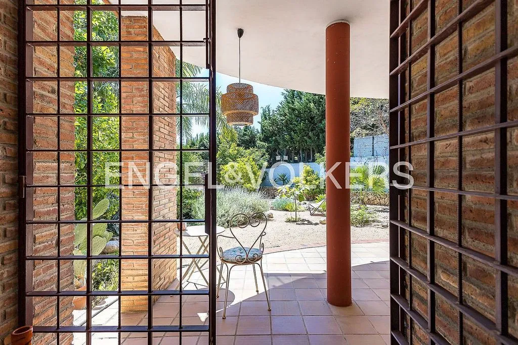 Terrazza - Architectural Villa with Terrace in L'Aragai