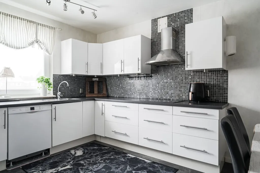 Cucina - Spacious Apartment with Balcony in Sjöbo