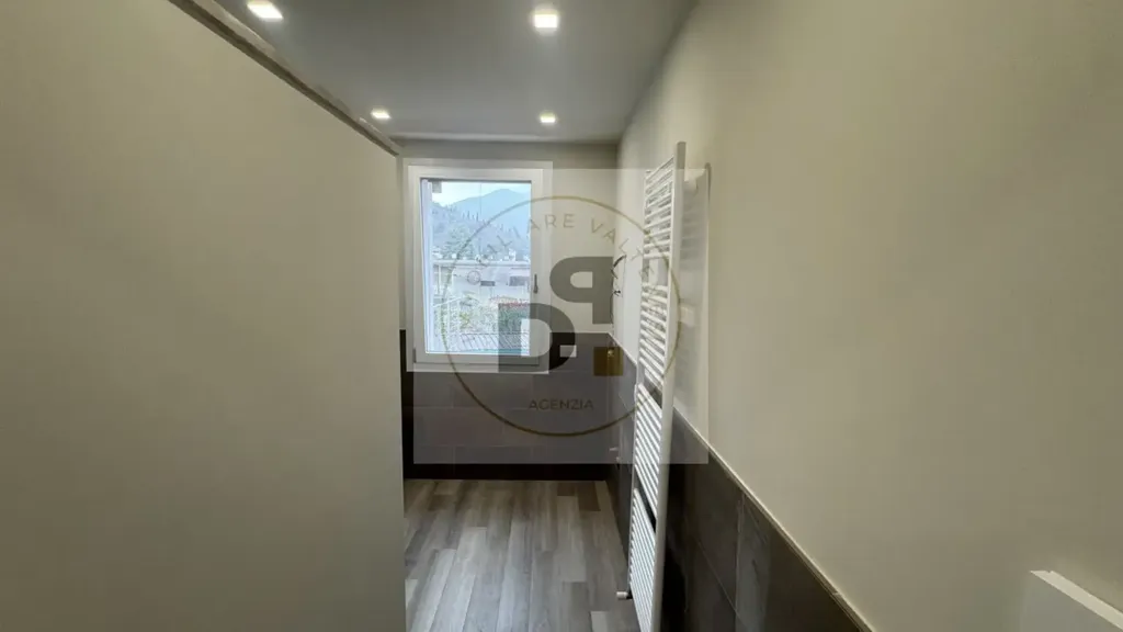 Entrée - Modern Bilocale with Covered Terrace in Gavardo