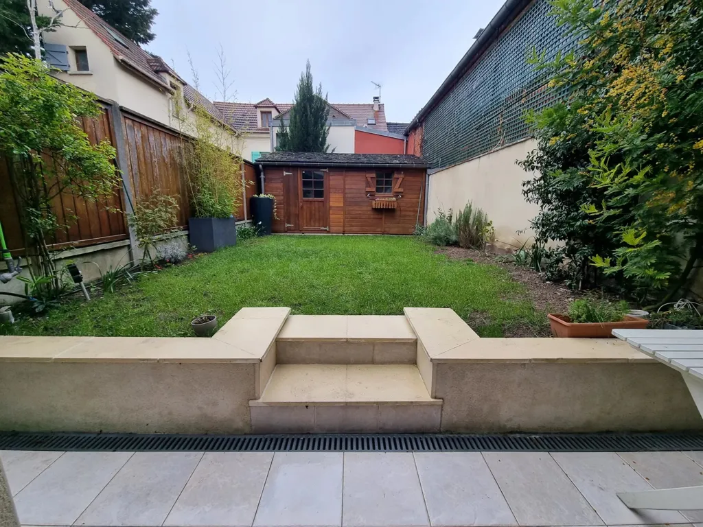 Aed - 5-Bedroom House with Garden in Croissy Centre