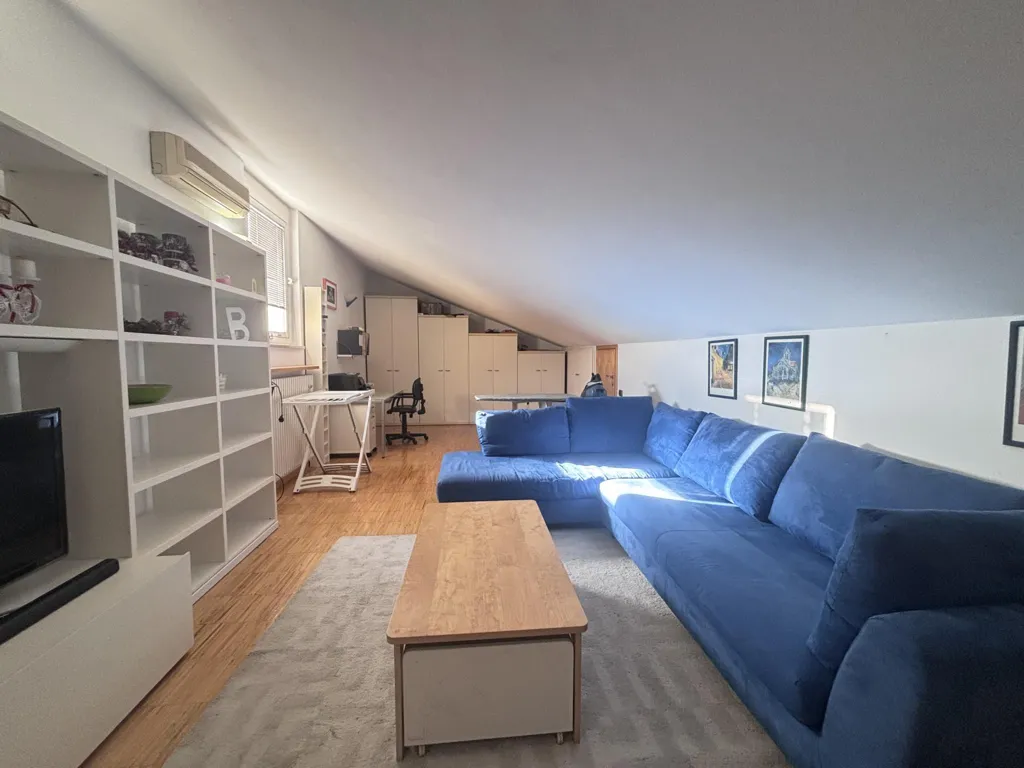 Elutuba - Renovated Apartment with View in Piacenza