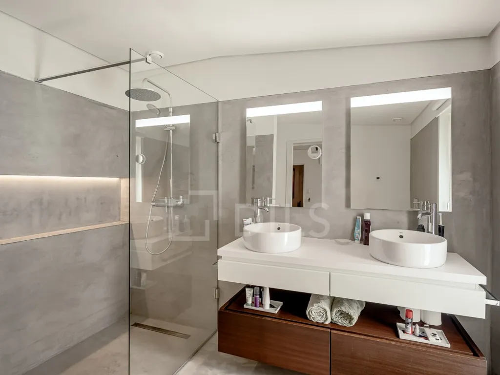 Salles de bain - Isolated T5 House with Pool in Monte Estoril