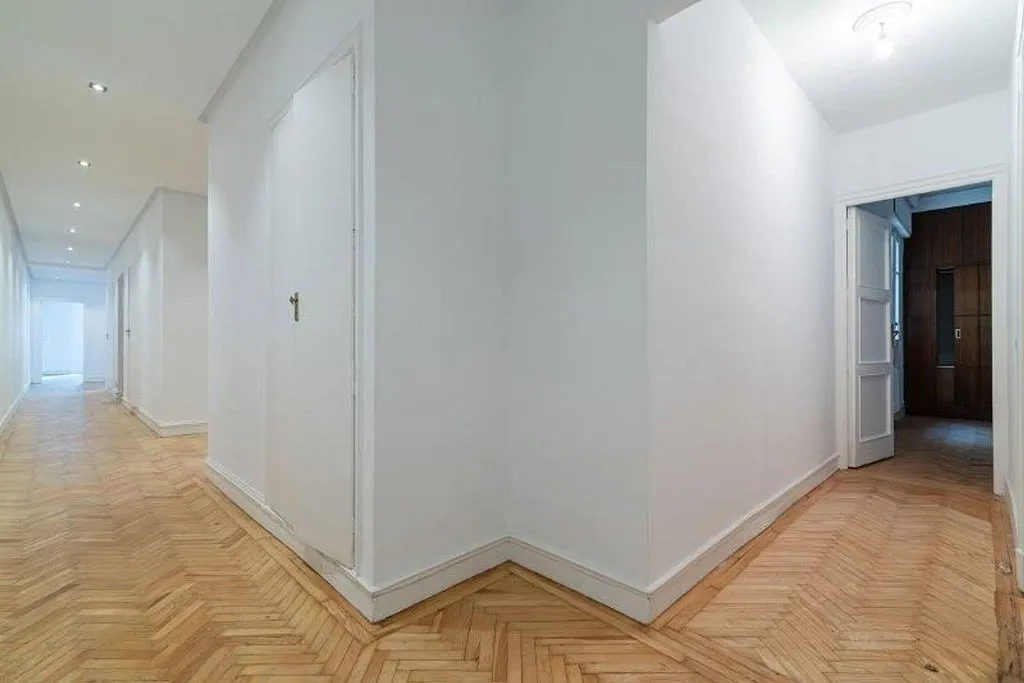 Entrée - 4-Bedroom Flat with Air Conditioning in Goya
