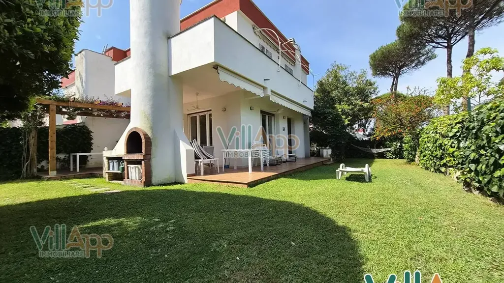 Jardin - Villa with Sea View in Fondi