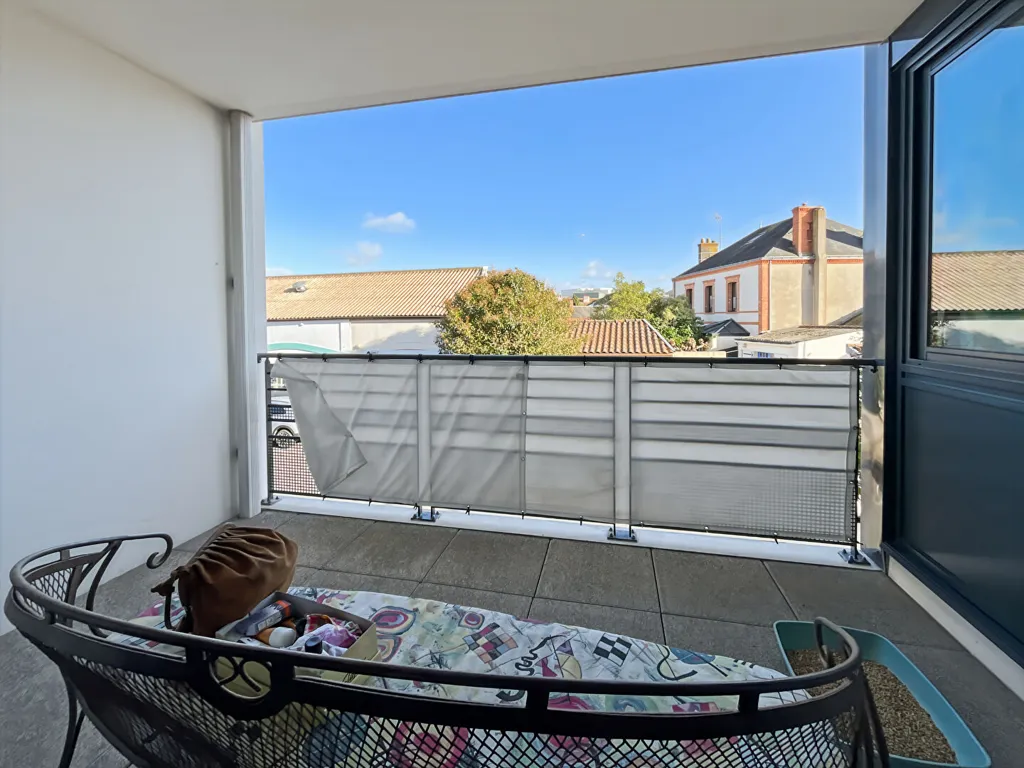 Balcone - 3-Bedroom Apartment with Balcony in Challans
