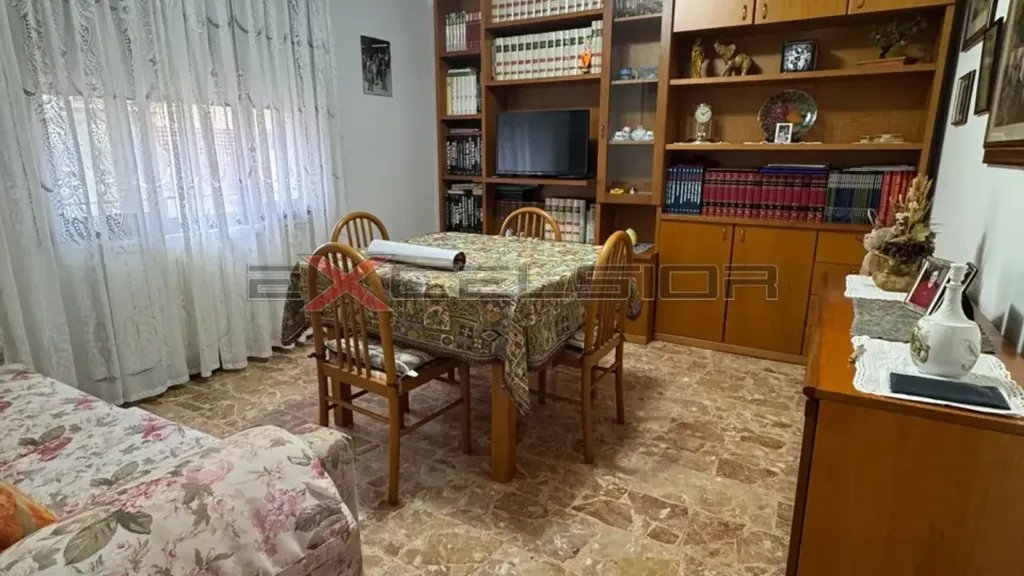 Salle à manger - Terraced Villa with Two Apartments in Adria