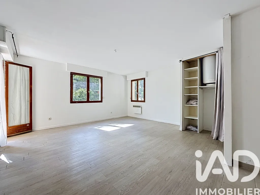 Magamistoad - Studio with Balcony in Noisy-le-Grand