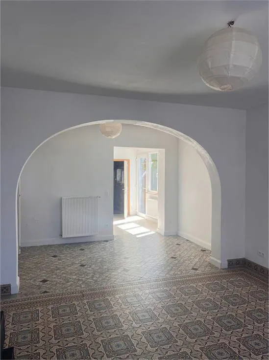 Maison 3 Façades avec Jardin et Bureau à Proximité du Village