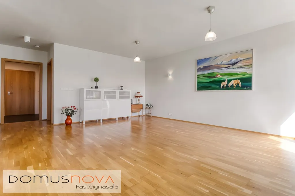 Séjour - Two-Bedroom Apartment with Balcony in Akranes
