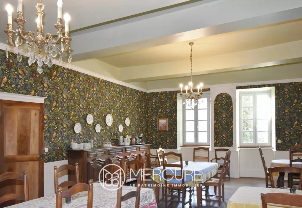 Dining Room - Medieval Guesthouse in Historic Village