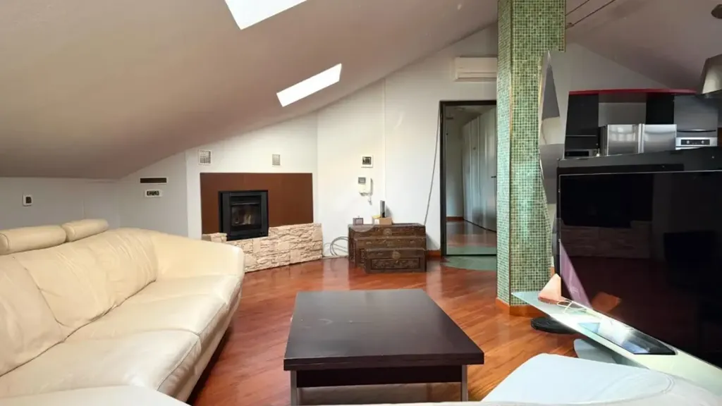 Séjour - Mansard Apartment with Balcony in Grugliasco