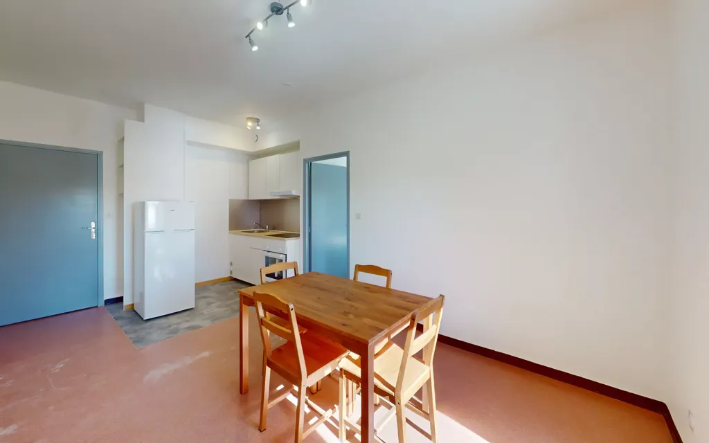 Söögituba - Functional Flat with Parking in Salmiech
