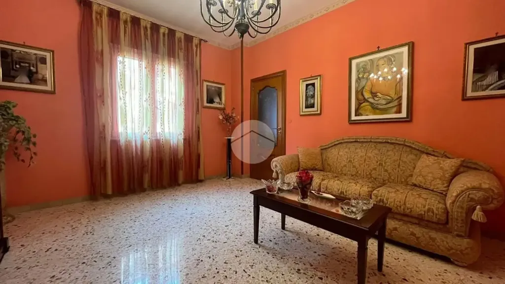 Séjour - 1970s Apartment with Balcony in Palermo