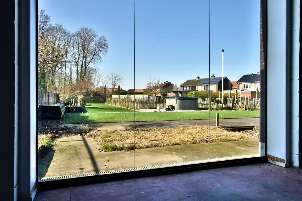 Aed - Multifunctional Business Premises with Outdoor Pool in Hamme
