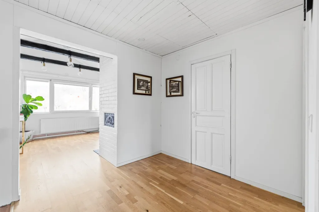 Esik - Two-Home Estate with Generous Outdoor Space in Jönköping