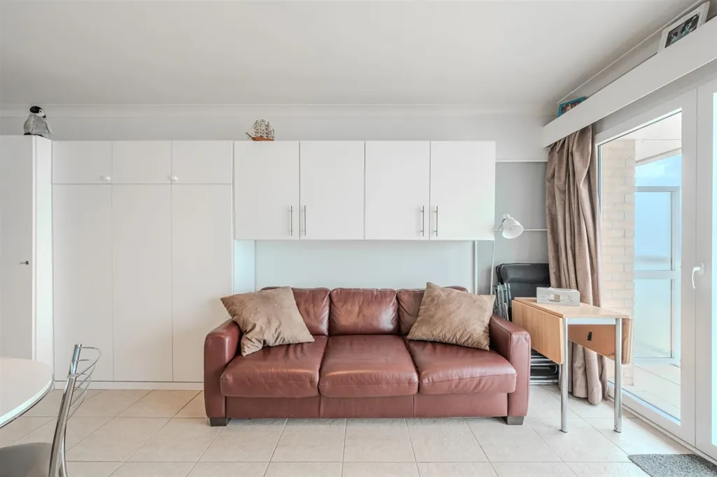 Elutuba - Studio with Frontal Sea View in Middelkerke