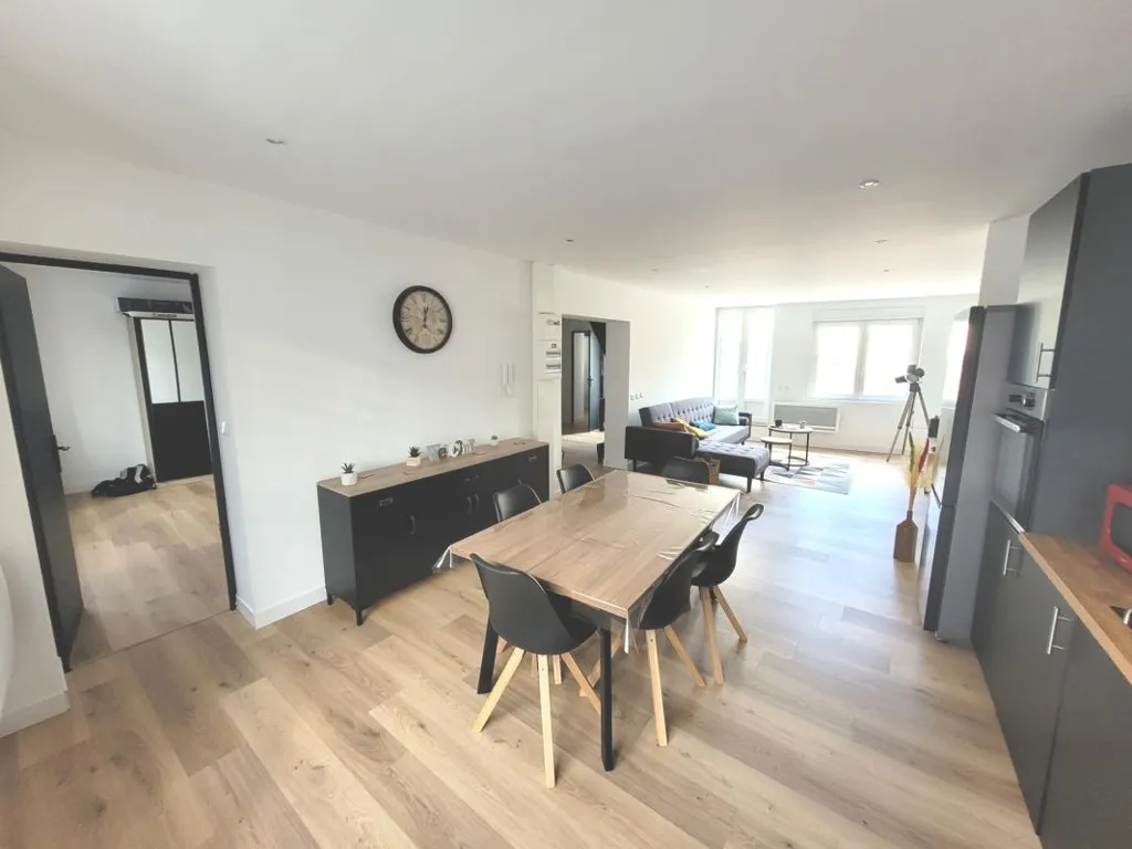 Söögituba - Furnished Flat with Terrace in Bethune