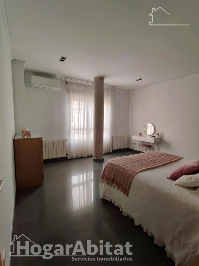 Magamistoad - Spacious Corner House with Terraces in Alginet