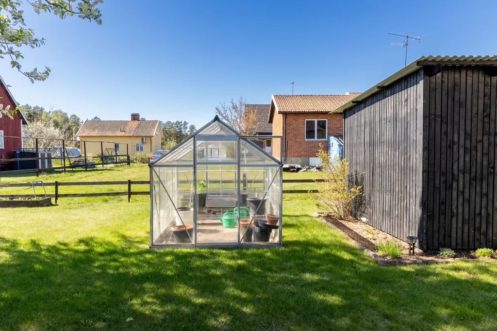Jardin - Detached House with Spa in Fågelfors