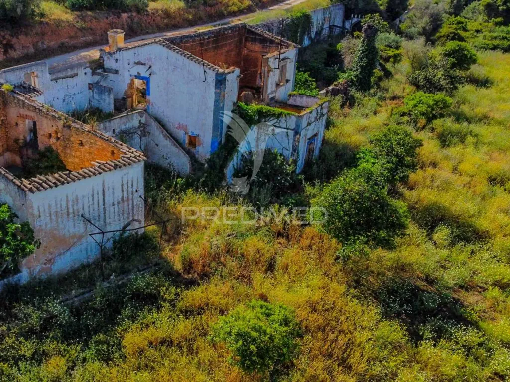 Õhuvaade - Ruined Property with Large Plot in Alcantarilha