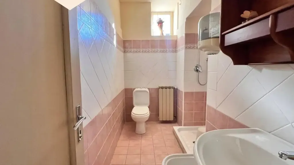 Bathrooms - Central Apartment with Balconies in Acqui Terme