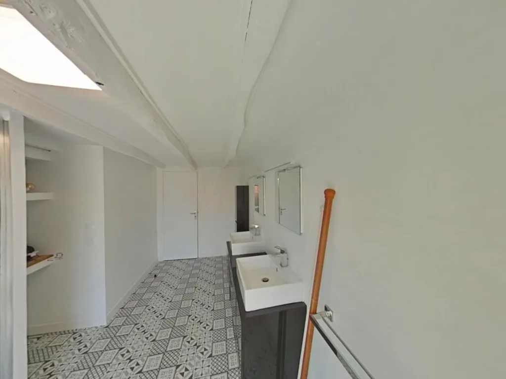 Bagni - Character House with Private Garden in St Julien l'Ars