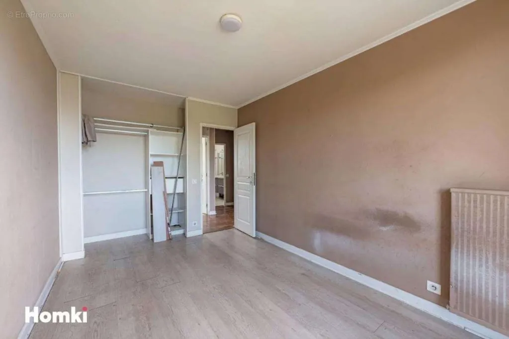 Pièces - Appartement T5 avec Balcon à Oullins