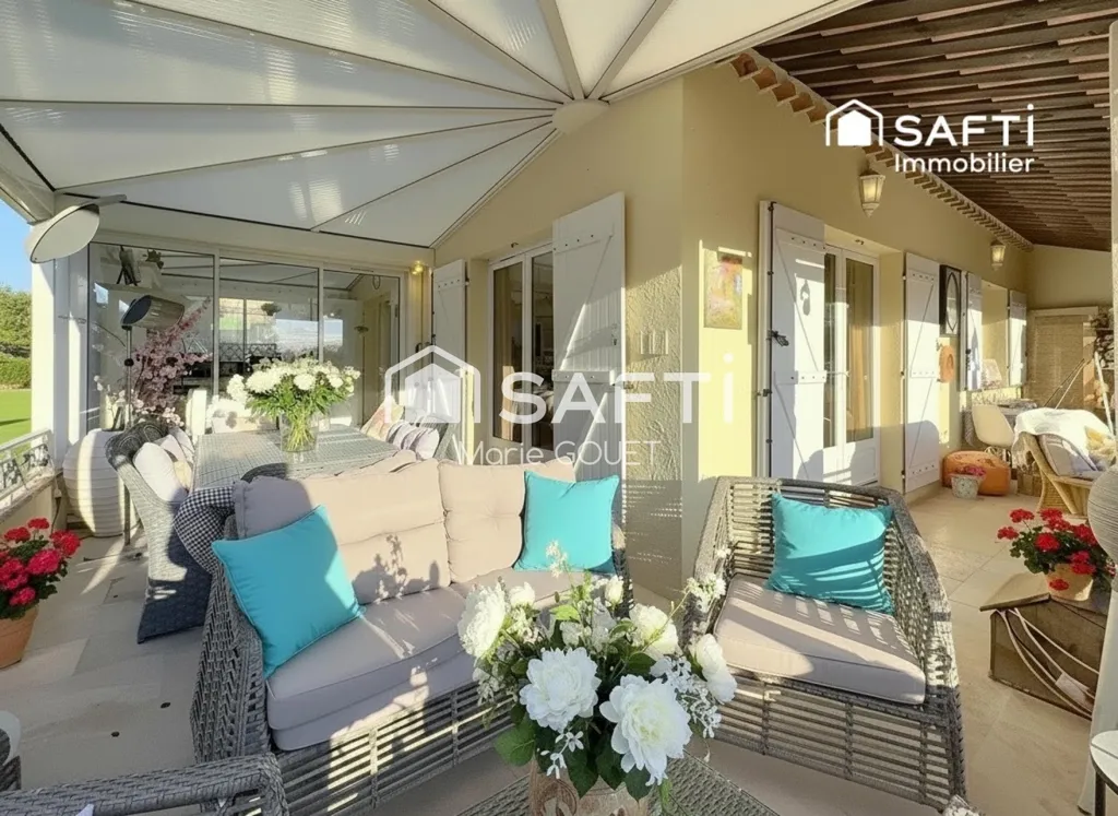Terrasse - Villa Climatisée avec Piscine à Saint-Aygulf