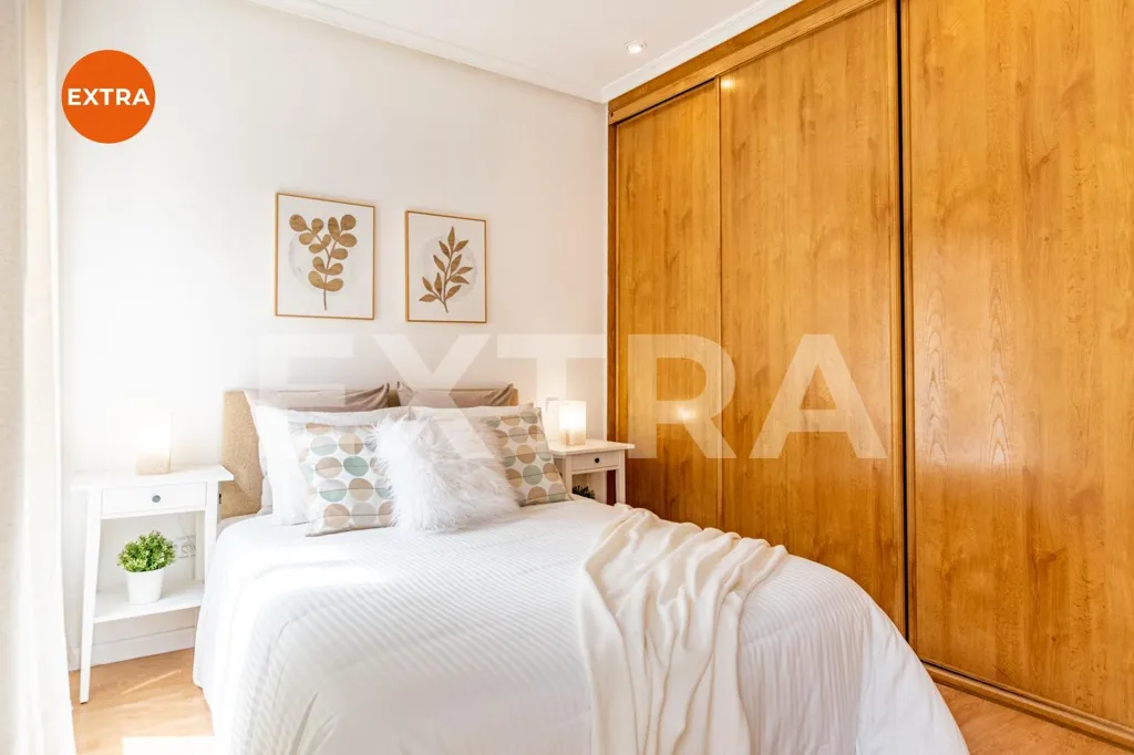 Chambres - Semi-detached Flat with Balconies in Castilla, Madrid
