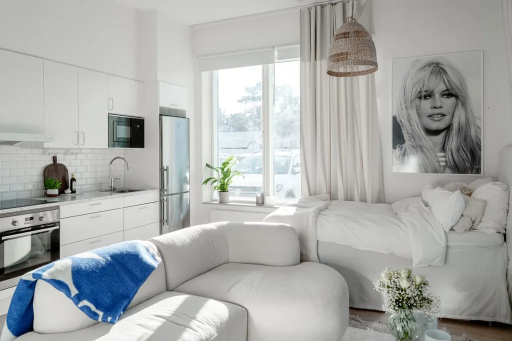 Magamistoad - Apartment with High Ceilings and South Terrace in Söder